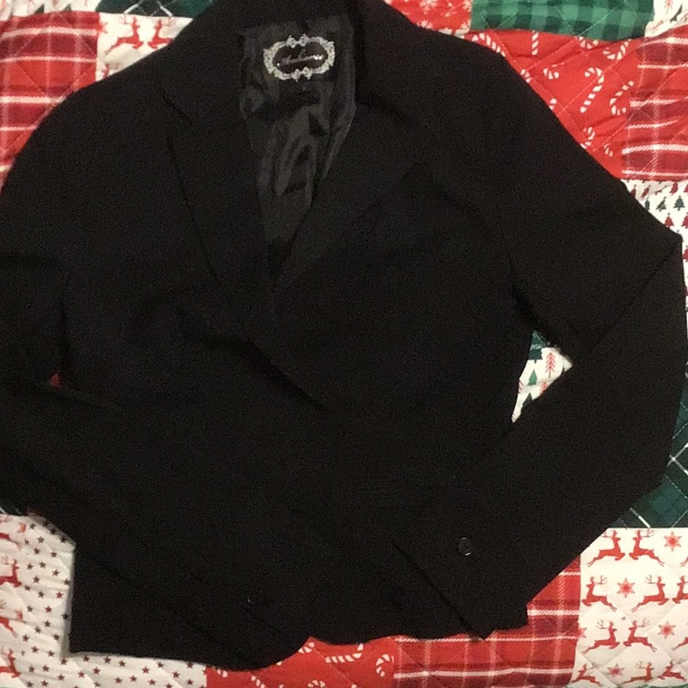Chic Black Blazer